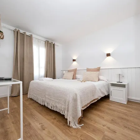 Sunlit Paradise Apartment *