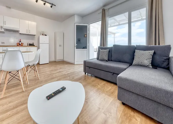 Sunlit Paradise * Puerto del Carmen (Lanzarote)